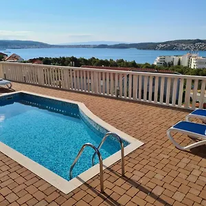  Apartman Luciana