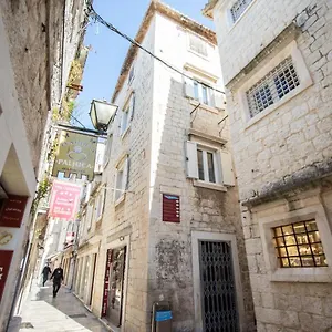 Stephane Vibe Trogir